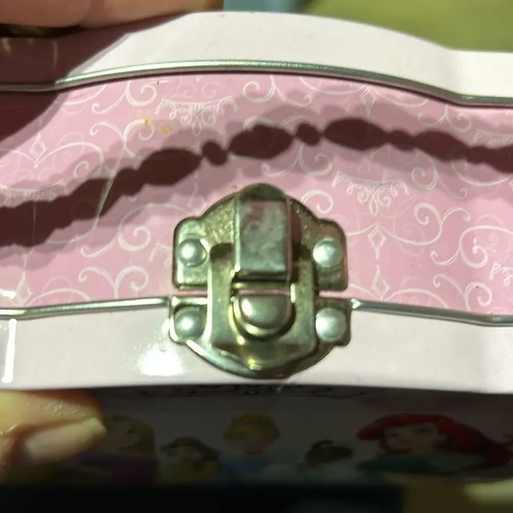 Disney princess metal tin purse storage container euc belle Cinderella rapunzel